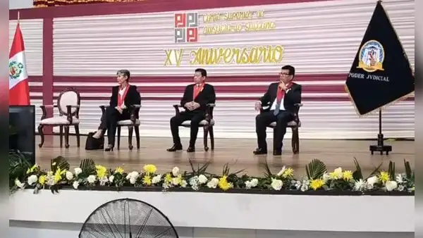 Sesión solemne por el décimo quinto aniversario de la Corte