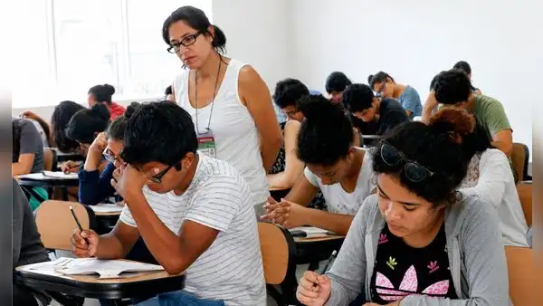 Jefes de práctica podrán ser nombrados docentes auxiliares en universidades públicas con nueva ley