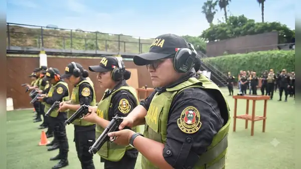 Gobierno de Balcázar se despide comprando “a dedo” 31.045 pistolas israelíes para la Policía Nacional