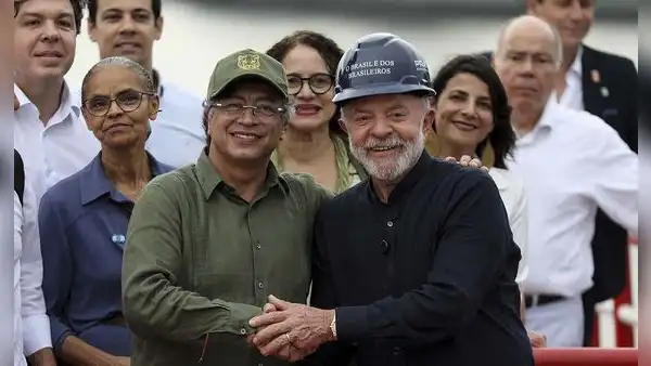 Petro se compromete con Lula a dejar el cargo el 6 de agosto y promover una transición pacífica en Colombia