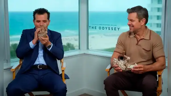 ¡Regalos del Perú! Matt Damon y John Leguizamo, protagonistas de ‘La Odisea’, fueron sorprendidos con caballos de totora
