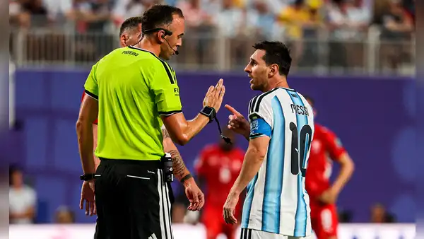 Prensa británica y su dura crítica tras designación de árbitro para el Argentina - Inglaterra: "El favorito de Messi"