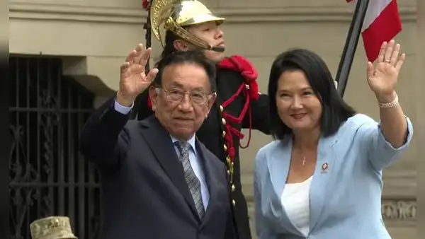 Keiko Fujimori llega a Palacio de Gobierno para reunirse con presidente Balcázar