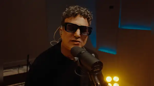 Jeffry Fischman, fundador de Libido, sorprende con su versión del clásico ‘En esta habitación’, himno del rock en español
