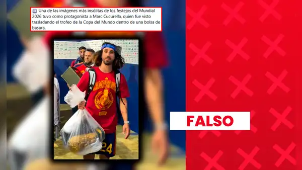 Es falso que Marc Cucurella haya llevado el trofeo oficial de la Copa Mundial de la FIFA en una bolsa de plástico: en realidad, se trataba de una versión LEGO