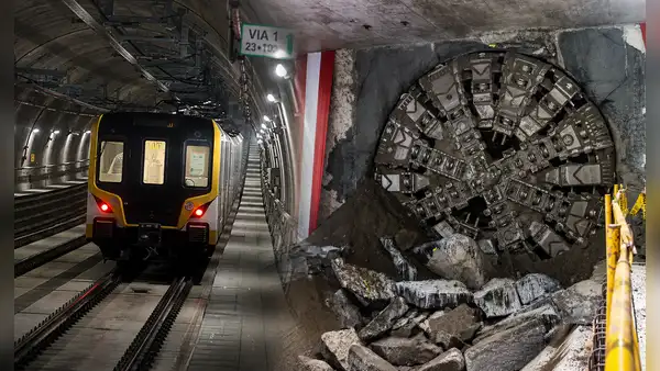 El 'monstruo' subterráneo de 1.750 toneladas que construye el Metro bajo el Callao avanza a su última estación
