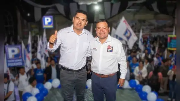 Candidato al Gobierno Regional de Ayacucho está rodeado por imputados por narcotráfico