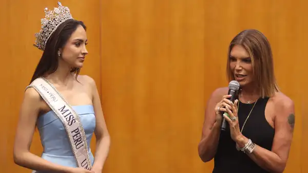 Luren Márquez se emociona al agradecer a Jessica Newton por devolverle la corona y el título del Miss Perú 2026: “Soy humana”