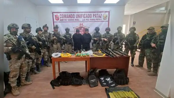 Fuerzas Armadas incautan arsenal de guerra y capturan a dos personas en Pataz