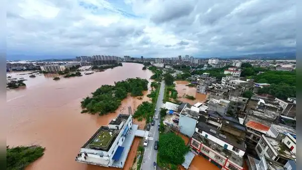 Tifón Narra golpea China y obliga a evacuar a más de 28.700 personas por inundaciones y lluvias torrenciales