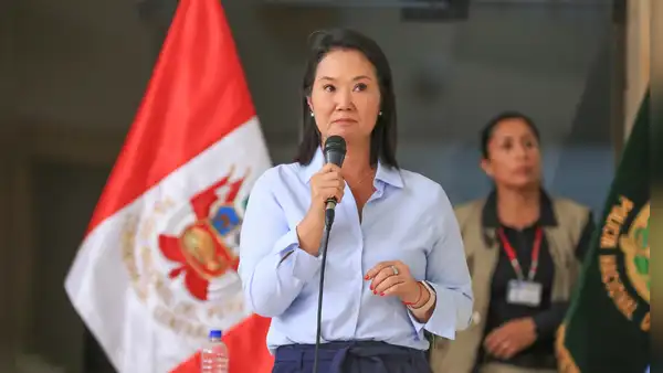 Keiko Fujimori cede ante transportistas: eliminará ley de puntos y reducirá multas al 10% para evitar paro