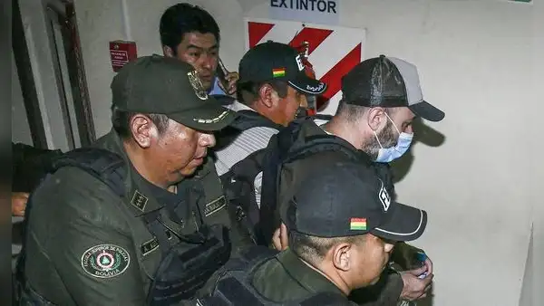 Milei y la derecha argentina intentan distanciarse de Fernando Cerimedo mientras la situación judicial del asesor se complica