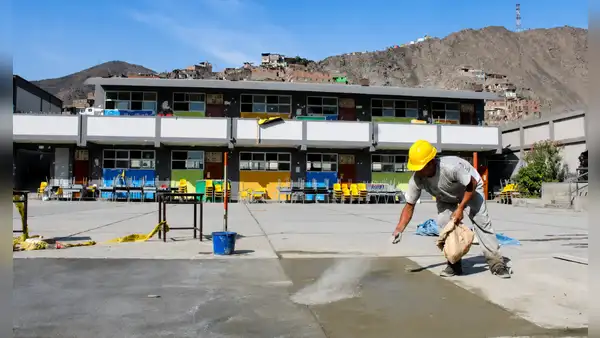 Declaran en emergencia la infraestructura educativa pública nacional: más de 31.000 colegios estarían en riesgo de colapso