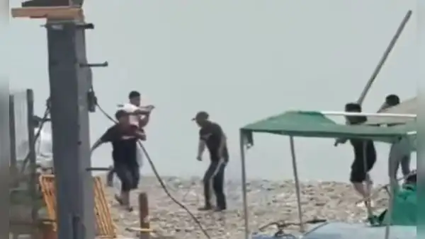 Pescadores y paseadores de botes se enfrentan a palos en La Punta: cuatro heridos y siete detenidos