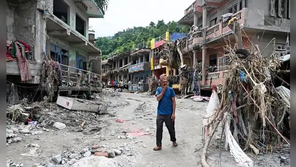 Nepal busca supervivientes tras el deslave que deja más de 900 muertos y miles de personas desaparecidas