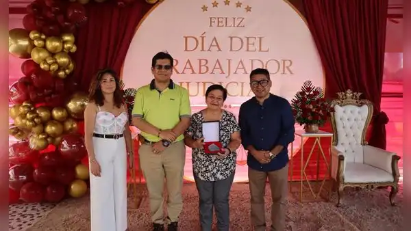 Reconocen a servidoras judiciales de Piura por sus años de servicio