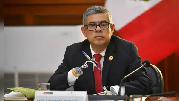 Comisión de Constitución cita a Luis Galarreta para que sustente alcances del pedido de facultades