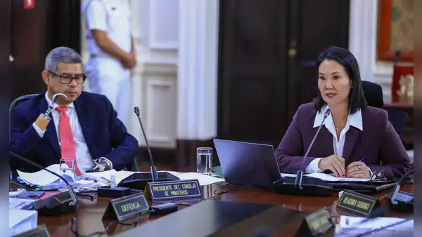 Comisión de Constitución: responsabilizan al Gobierno de Keiko Fujimori por retraso en el debate del pedido de facultades