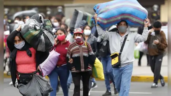 Informalidad laboral en Perú: el 73,7% del empleo privado no está protegido bajo ley