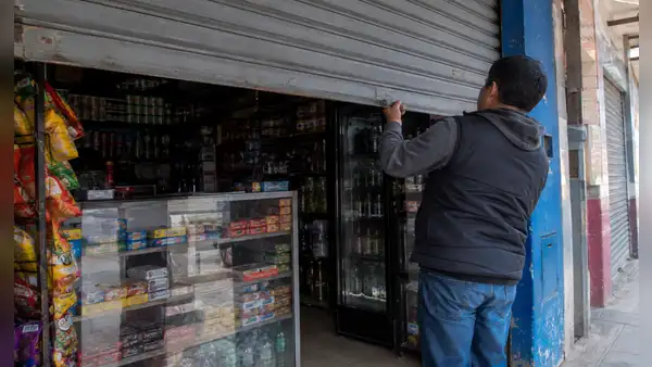 Hasta 6.000 bodegas cerrarían en Perú durante 2026 por criminalidad y FEN