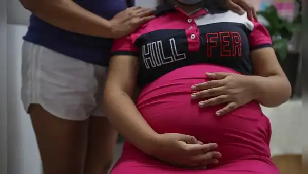 Embarazo adolescente baja a 7,4% en Perú, pero costo económico fue estimado en S/1.159 millones