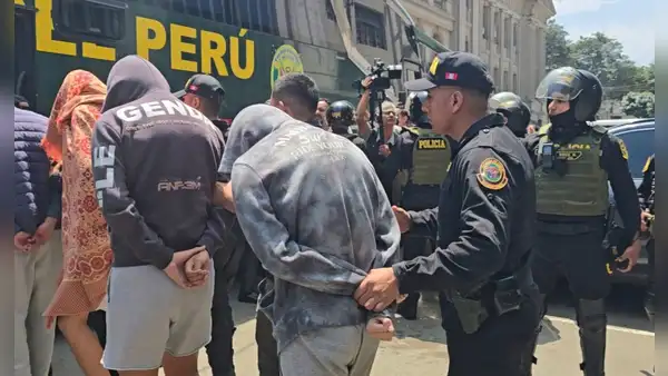 Colegio Liceo Naval: trasladan al juzgado a seis adolescentes involucrados en presunta agresión sexual contra menor de 16 años