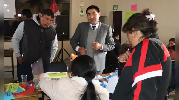 Juntos por el Perú propone castigar con 8 años de cárcel agresiones contra docentes