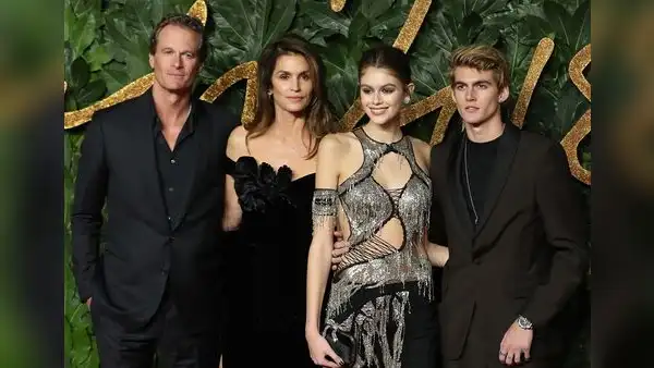 Investigan la muerte del hijo de Cindy Crawford