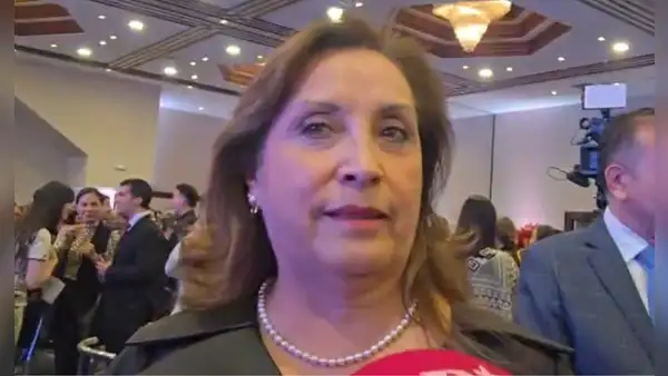 Dina Boluarte reaparece en acto público después de más de 10 meses: “Yo estoy feliz”