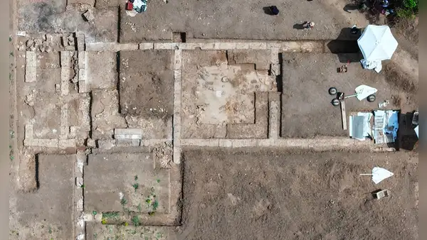 Arqueólogos descubren en Grecia una escuela de hace 2.300 años donde Aristóteles instruyó a Alejandro Magno