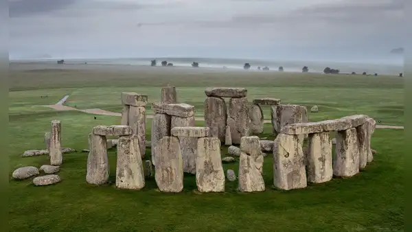 La piedra del altar de Stonehenge de 6 toneladas podría haber viajado desde Escocia hasta Inglaterra a través de un glaciar