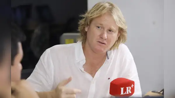 “40 % (del presupuesto) se tienen que ir en agua y desagüe, no en planillas”, promete candidato de Somos Perú a Lurín Bernardo Silva
