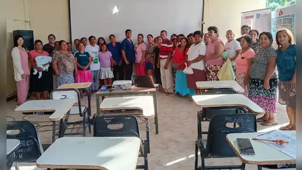 Piura: padres de adolescentes del Centro Juvenil Miguel Grau fortalecen la comunicación familiar