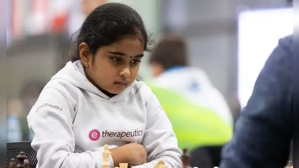 Una niña británica de 11 años hace historia en el ajedrez al convertirse en la mujer más joven en lograr el título de Gran Maestra