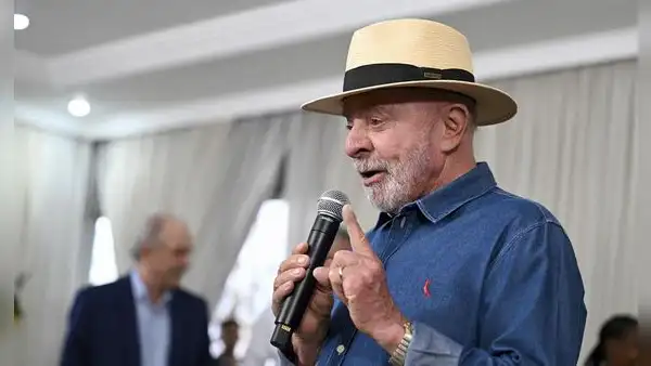 Lula pide a sus rivales retirar sus candidaturas antes de las elecciones de Brasil y dice que no tienen oportunidad