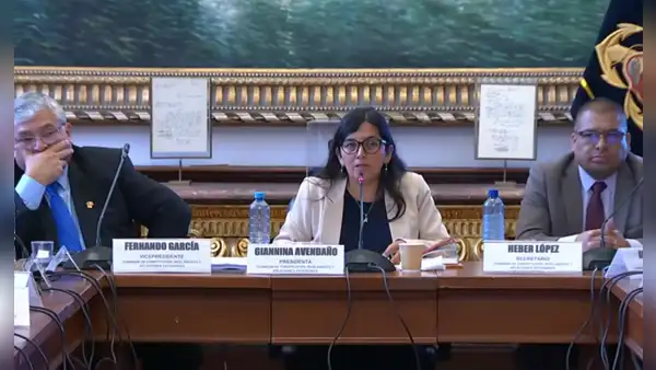Comisión de Constitución evaluará tres textos sustitutorios sobre facultades