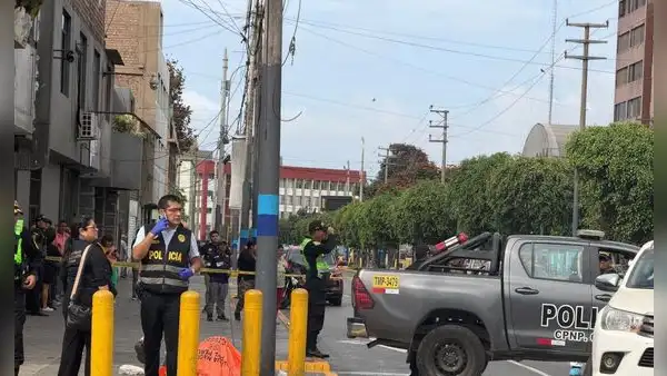 Asesinan a chofer de combi de la ruta CR40 a pocas cuadras del Poder Judicial del Callao