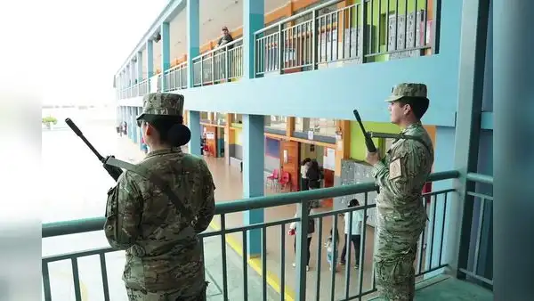 Casi 100 mil policías y militares garantizarán la seguridad electoral