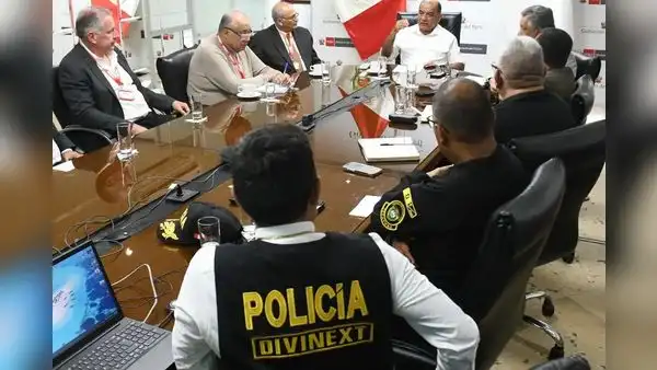 Mininter y gremio de transporte interprovincial coordinan acciones contra la extorsión