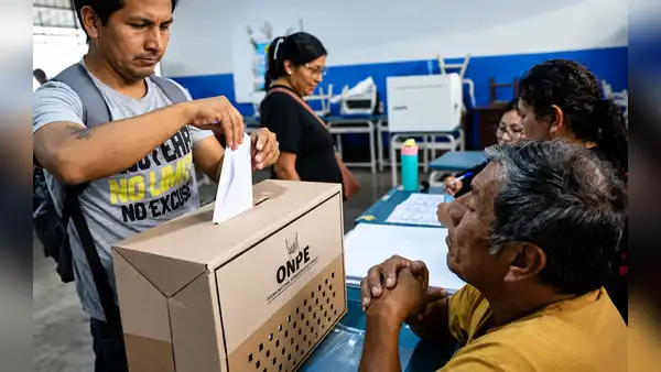 Lima decidirá entre 26 listas a su próximo alcalde: JNE continuó sin definir posición sobre reelección encubierta