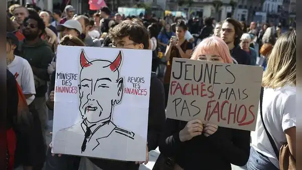 Francia estima que entre 400 y 500 liceos suspenderán las clases el lunes por la ola de protestas estudiantiles