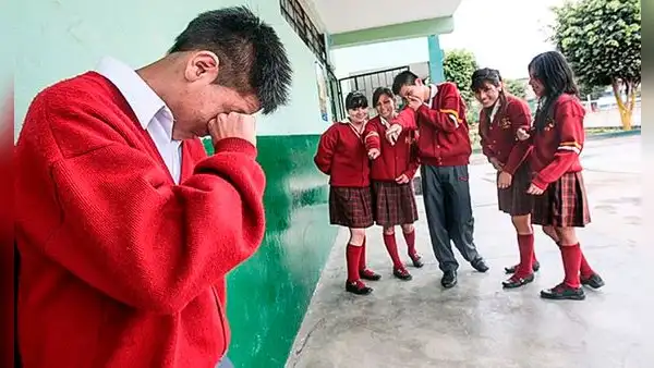 Violencia escolar se dispara en 2026: casos de agresiones aumentan 33% y septiembre marca récord histórico