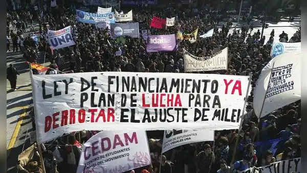 Justicia argentina ordena al Gobierno de Milei aplicar de inmediato la Ley de Financiamiento Universitario