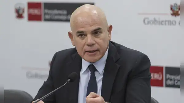 Ernesto Álvarez pide al Senado no someterse a diputados durante debate del pedido de facultades