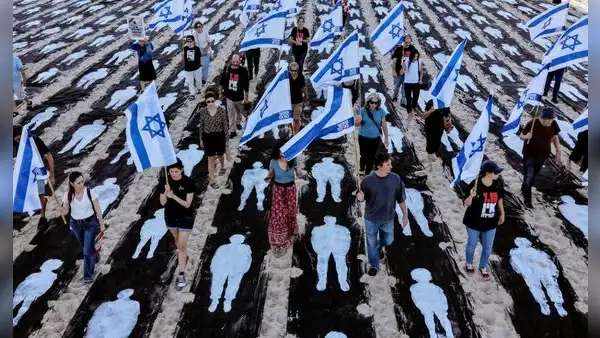 Israel conmemora tres años del ataque del 7 de octubre con homenajes, protestas y reclamos contra Netanyahu