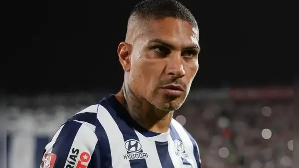 Paolo Guerrero involucrado en polémica de diplomas para entrenadores: revelan declaraciones sobre sus licencias de DT