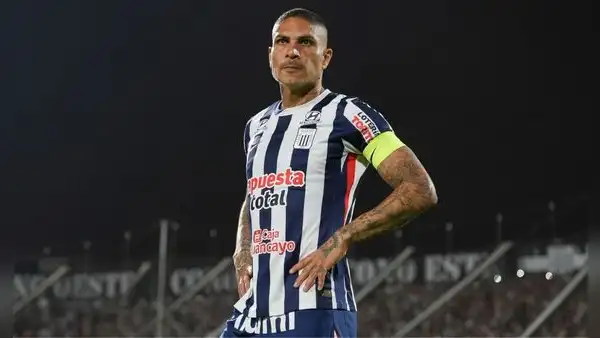 Paolo Guerrero podría afrontar un juicio penal por el caso de los diplomas falsos, advierte abogado