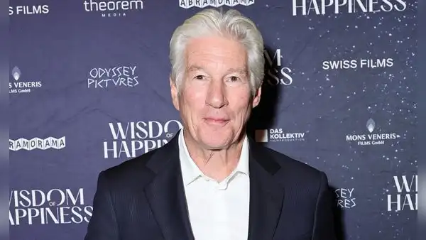 A los 77 años, Richard Gere eligió un pueblo de España para construir la casa de sus sueños, cerca del mar y rodeado de naturaleza