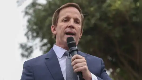 Avanza País de Francis Allison pide al JNE segunda vuelta en Lima si nadie llega al 30% de votos