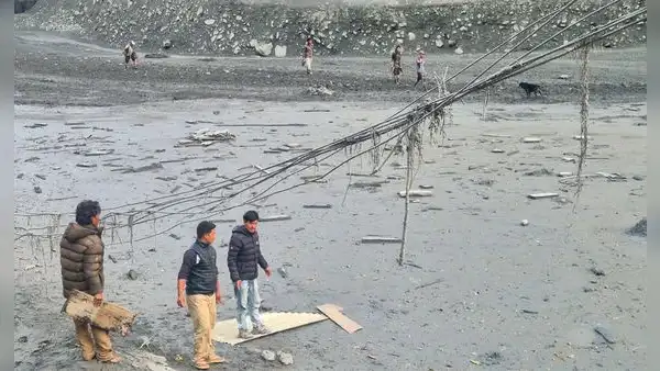 Nuevas inundaciones en Nepal dejan más de 200 casas destruidas y cinco desaparecidos tras la ruptura de una presa natural